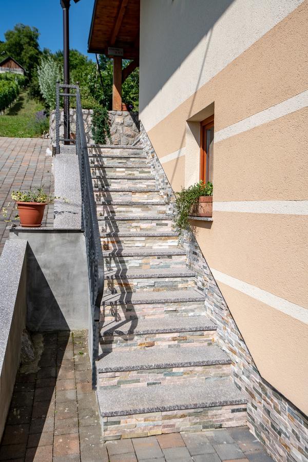 Vineyard Cottage Pod Piramido Dobrnic Exterior photo